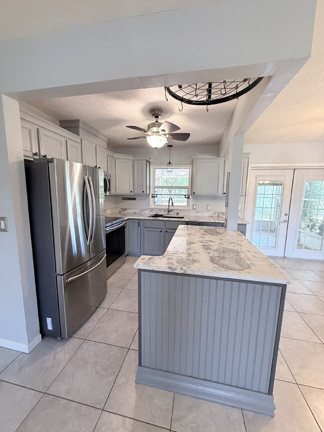 Photo - 2 Bedroom & 2Bathroom in Spring Lake
