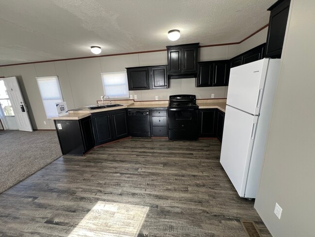 Building Photo - 66 Peach St