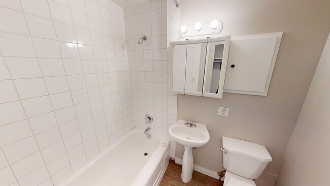 Photo - 9932-9105 105 Ave Unit 106