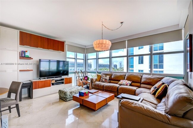 Photo - 3131 NE 188th St Unidad 1-808