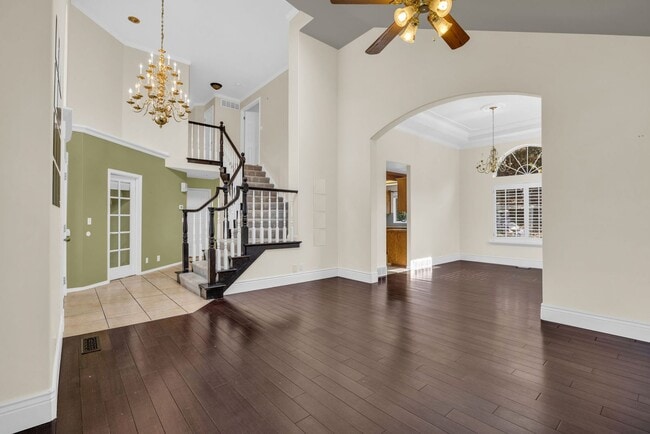 Photo - Spacious 5 Bedroom Home in Great Neighborhood in Layton!