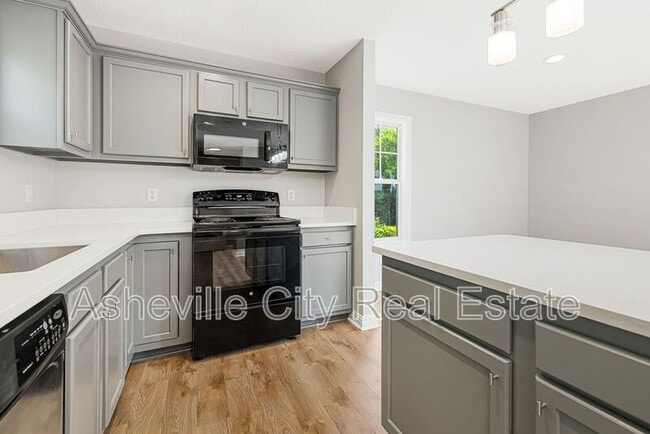 Photo - 84 Green Oak Rd