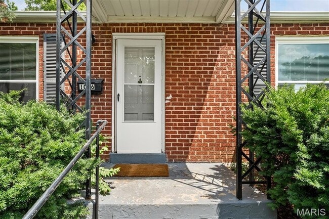 Photo - 1076 Wilshire Ave
