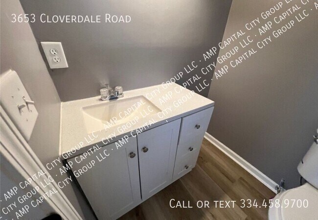 Photo - 3653 Cloverdale Rd