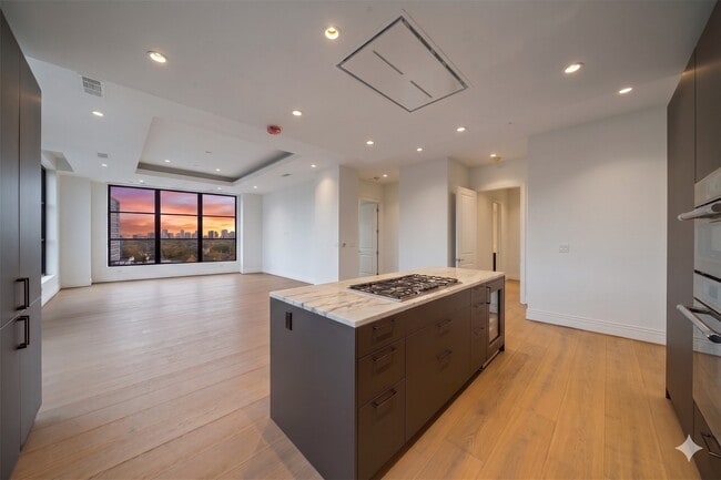 Building Photo - 2323 San Felipe St Unit 803