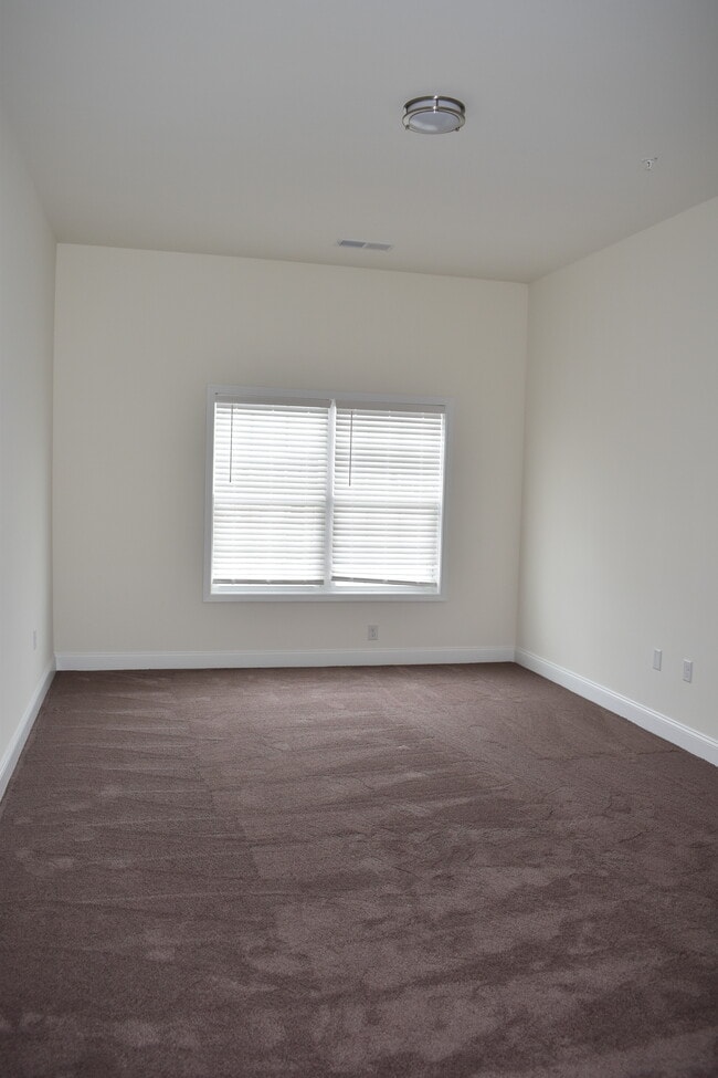 Bedroom - Dawson Senior Living