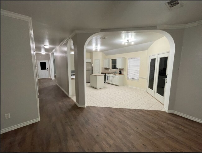 Photo - 3401 Little John Dr