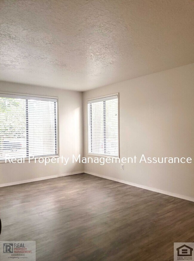 2BD/1BA Condo Unit in Lake Oswego/Tualatin... House Rental in Lake