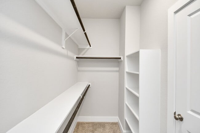 Building Photo - 21034 Shore Oak Dr