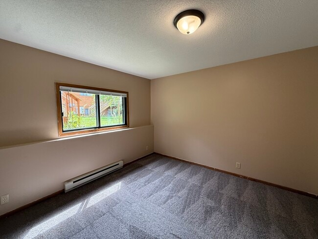 Photo - 624 Saxonwood Rd