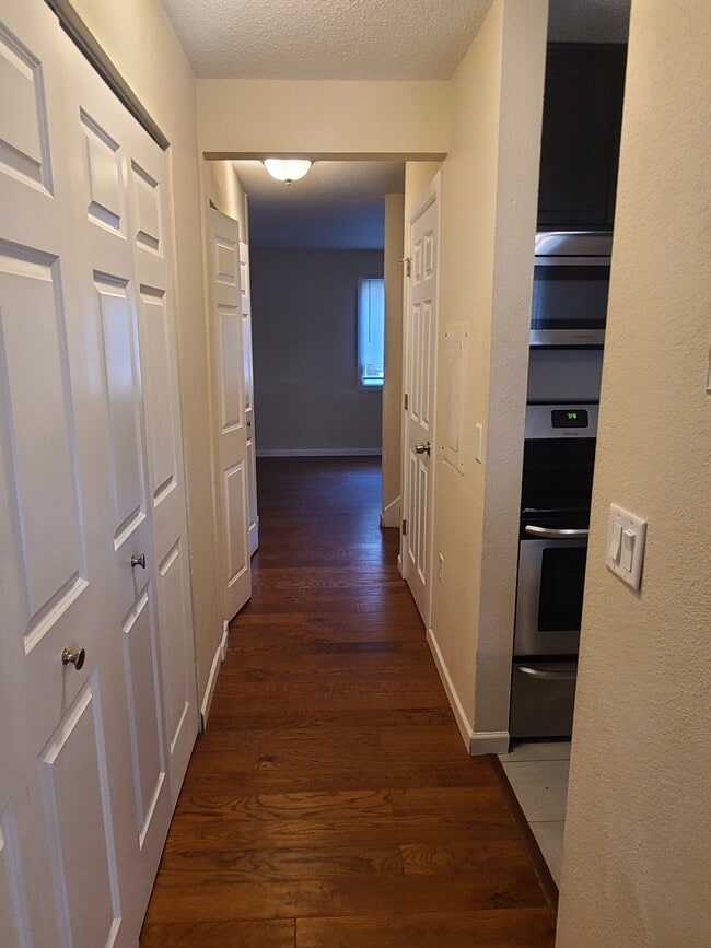 Photo - 505 Stevens St SW