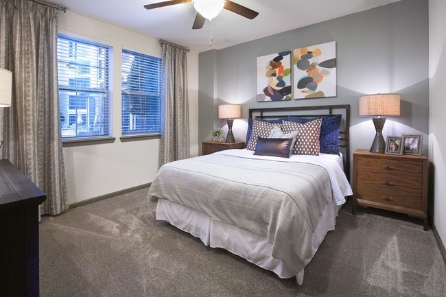 Photo - Drake MidTown