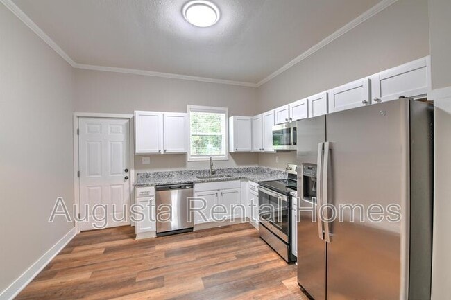 Photo - 206 N Hankinson St