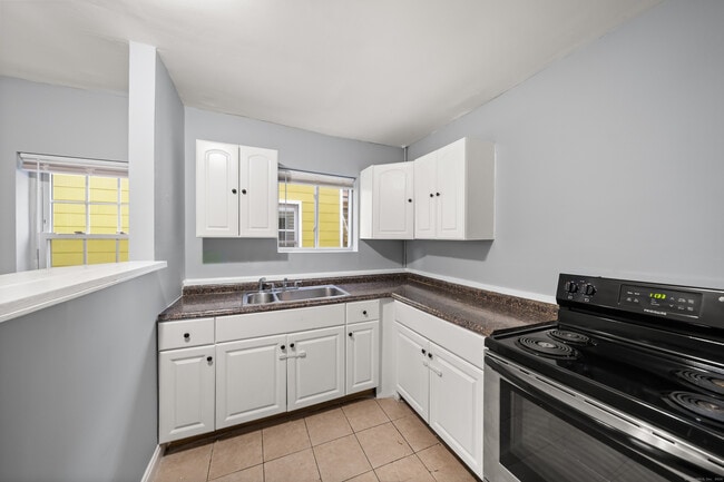 Photo - 666 Ogden St Unit #1