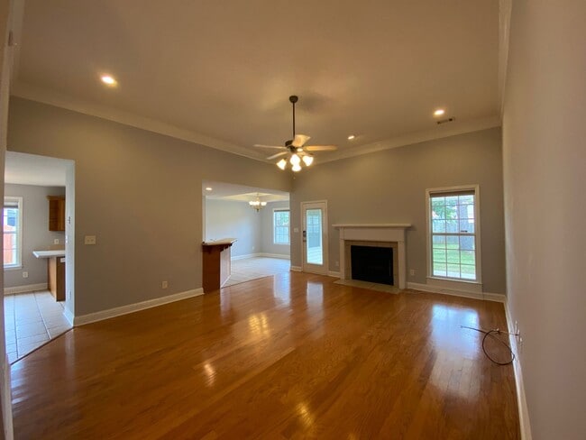 Photo - 205 Drayton Ct