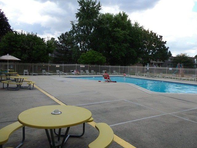 pool - 138 E Bailey Rd Unit H