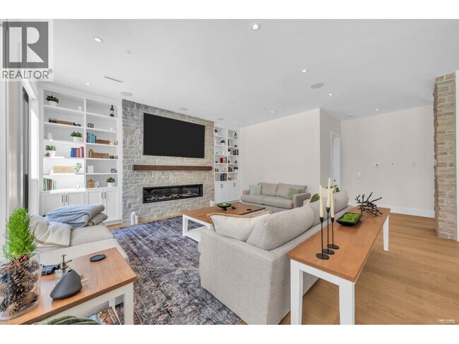 372 Moyne Dr