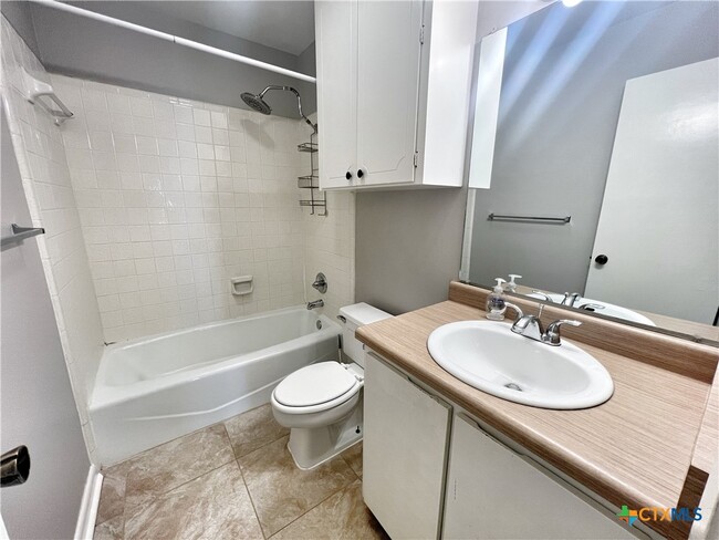 Photo - 1768 Kuehler Ave