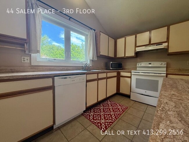 Photo - 44 Salem Pl Unit 3rd Floor