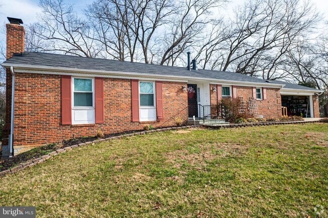 Building Photo - 4504 Franklin Terrace Rental
