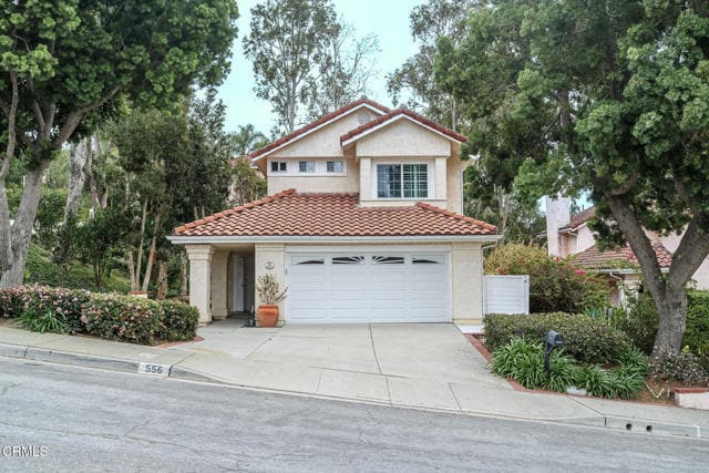 Building Photo - 556 Arapaho St