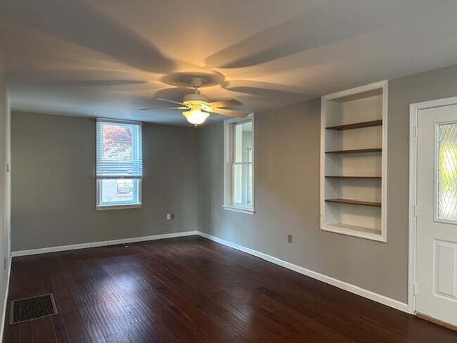 Photo - 3005 Market St