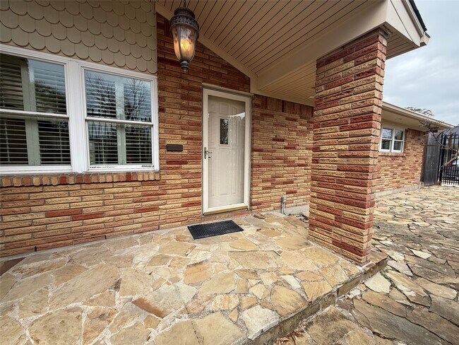 Photo - 822 Hidden Valley Dr