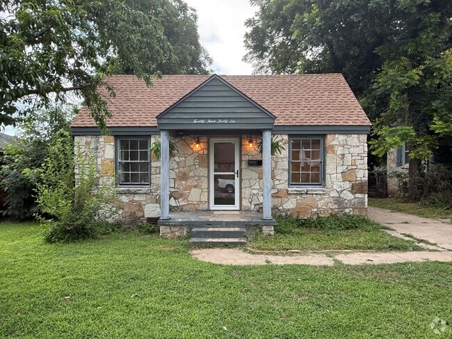 Building Photo - 2336 NW 32nd St Rental