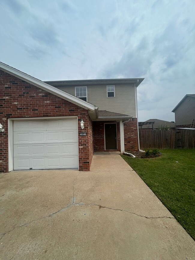 Building Photo - 2685 Ponchartrain St Unit 2685 Ponchartrain St Apt A