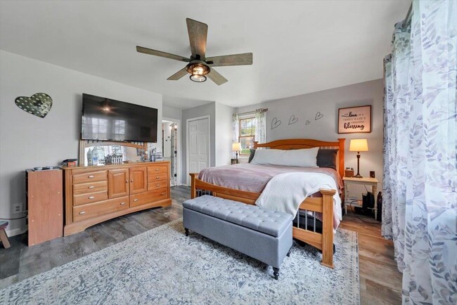 Photo - 818 Winterton Rd