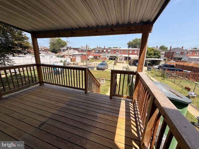 Photo - 2717 Creston Rd