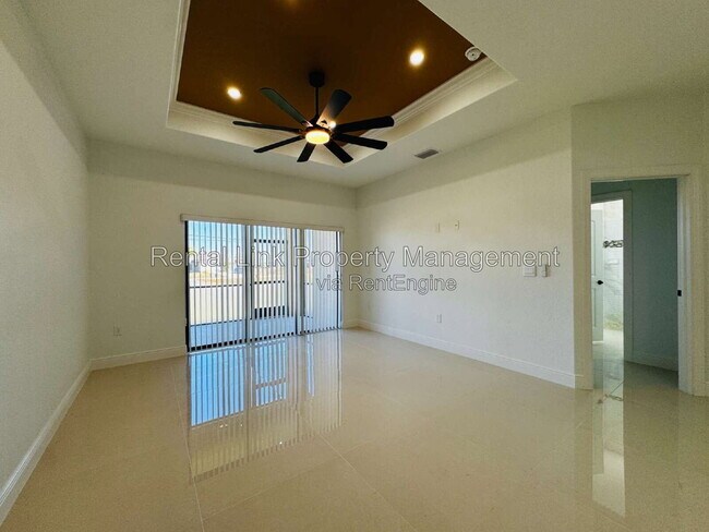 Photo - 3948 20th St W