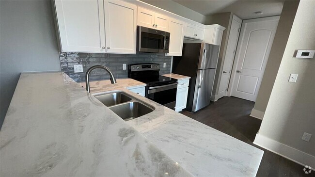 Building Photo - 2727 Houston Ave Unit 311 Rental