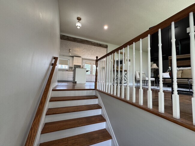 Photo - 4619 Rue Principale Unit Upstairs