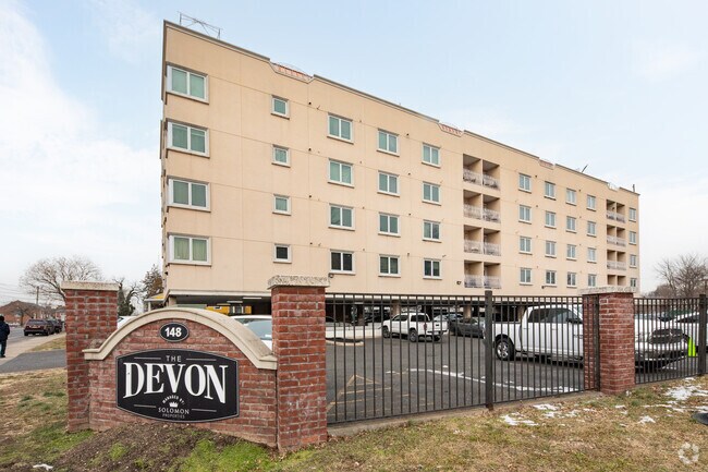 148 Greenwich St - The Devon on Greenwich Apartments