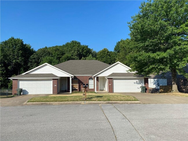 Photo - 2929 Riverridge Dr Townhome