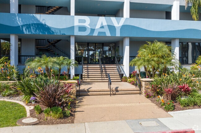 Entrada - Bay