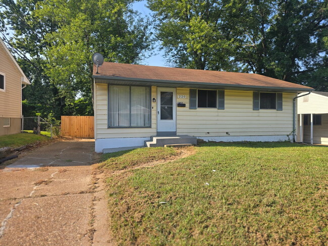 Building Photo - 220 Mc Alpine Dr Rental