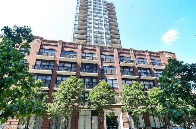 Building Photo - 210 S Desplaines St Unit 1407 Rental