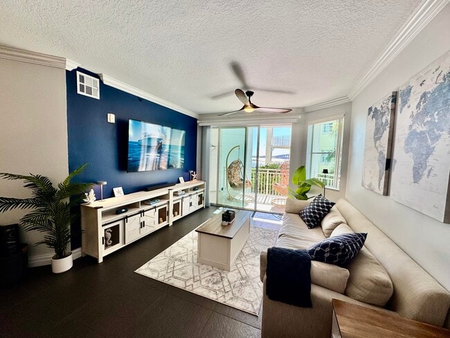 Photo - 815 NW Flagler Ave Unit 206