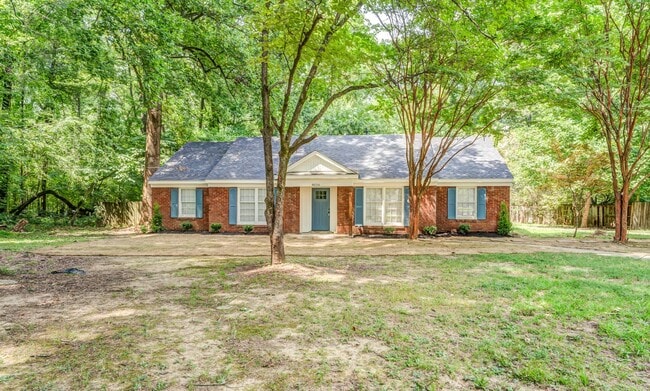 Building Photo - 4036 N Lake Forest Dr Rental