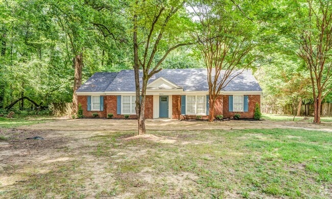 Building Photo - 4036 N Lake Forest Dr Rental