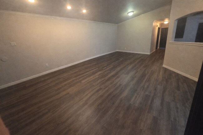 Photo - 4 bedroom 2 bathroom house! Housing accepted!