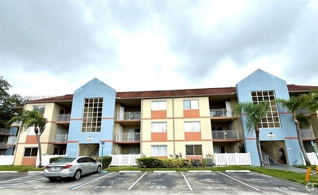 Building Photo - 18830 NW 57th Ave Unit 301 Rental