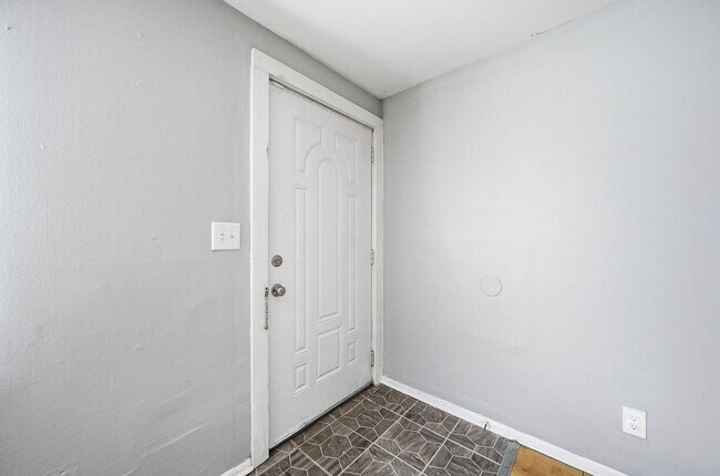 Photo - 2301 Jefferson Ave Unit D