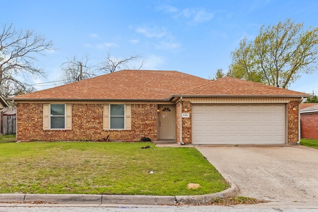 Building Photo - 6306 Twin Maple Ct Rental