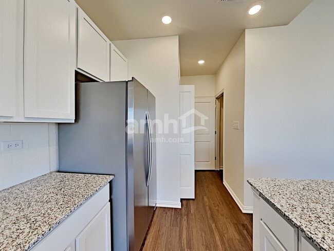 Photo - 2709 Meadowood Heights