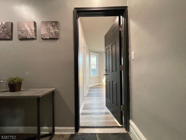 Photo - 258 Montgomery St