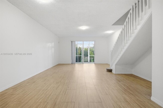Photo - 2066 Madeira Dr