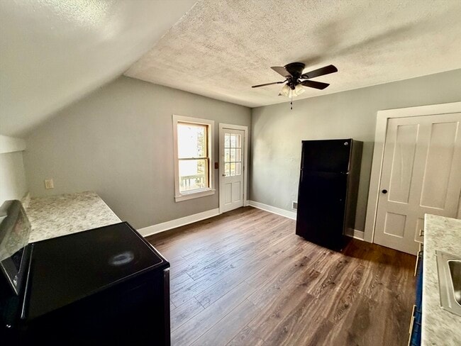 Photo - 86 Maplewood Ave Unit 2